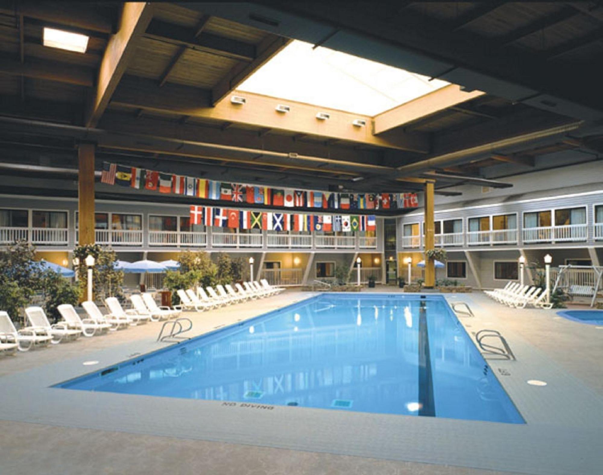 The Cove At Yarmouth Hotel West Yarmouth Exterior photo