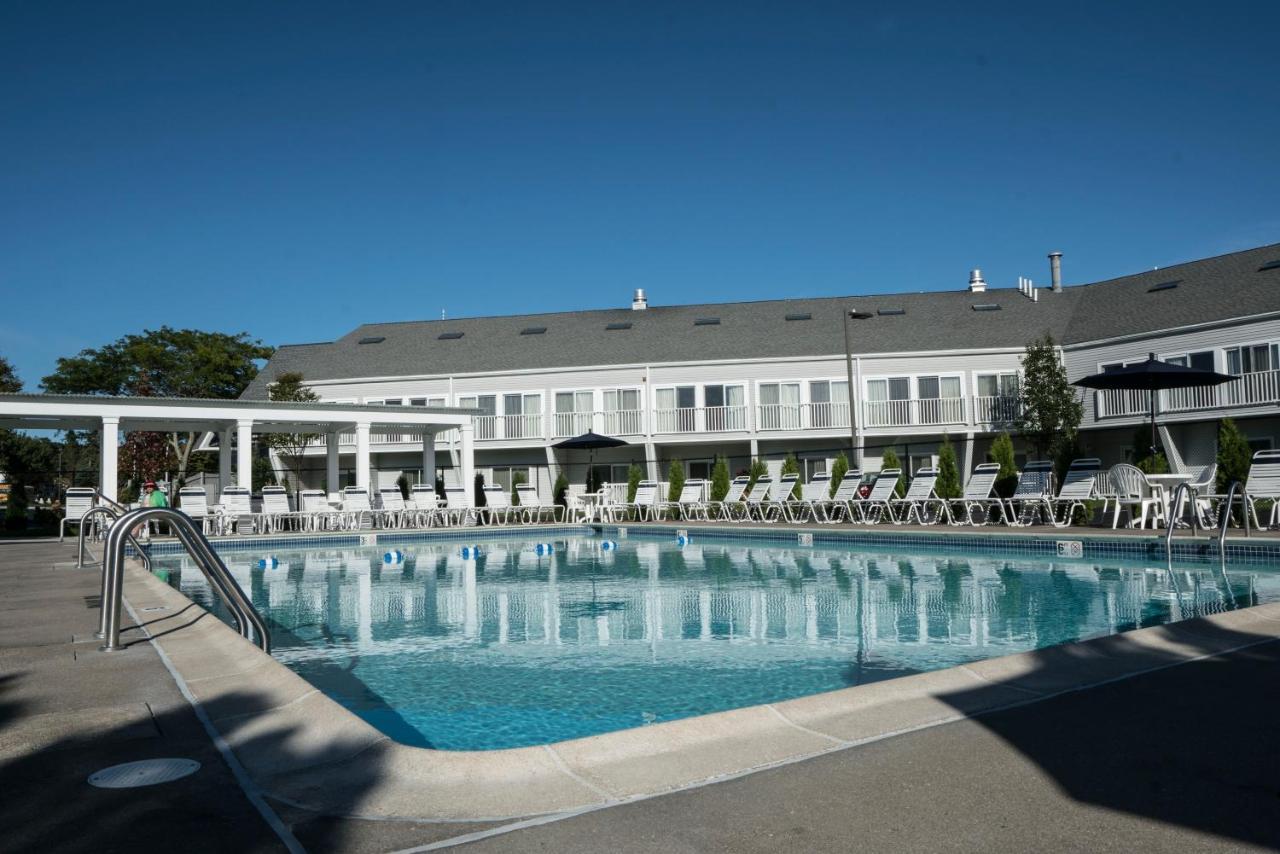 The Cove At Yarmouth Hotel West Yarmouth Exterior photo