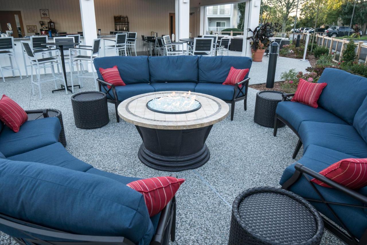 The Cove At Yarmouth Hotel West Yarmouth Exterior photo